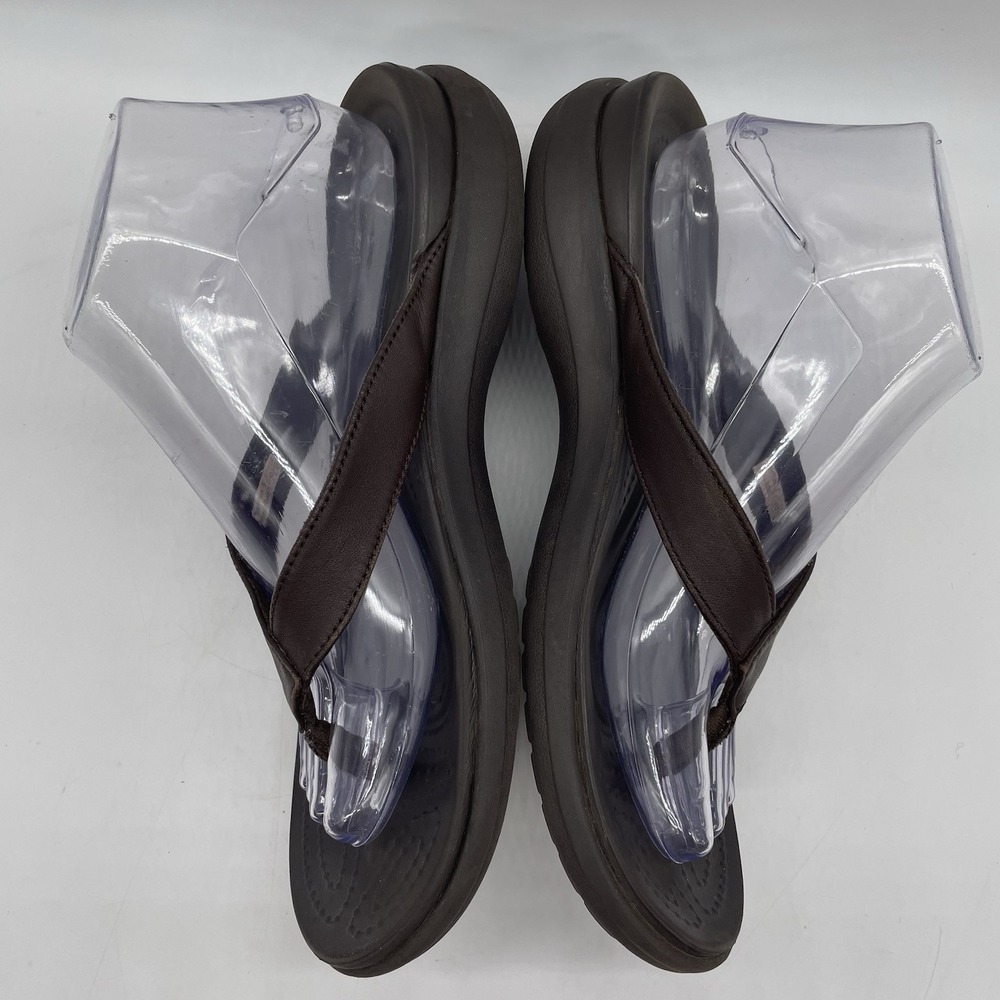 Crocs Womens 9 Sandals Capri Dark Brown Leather Dual Comfort V Flip Flops 202502 - Picture 4 of 10